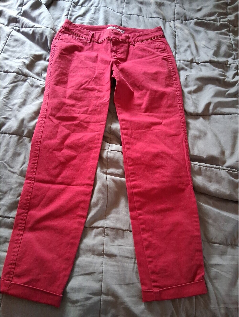 Old Navy Women's Pixie Pants Ankle Size 2 Regular Red mid rise E2